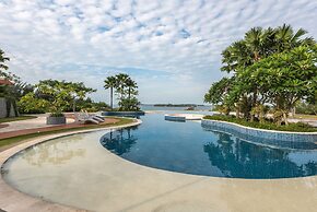HARRIS Resort Barelang Batam