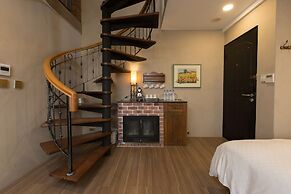 Puli story house