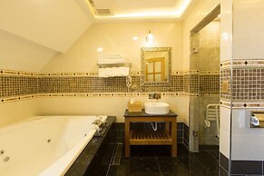 Puli story house