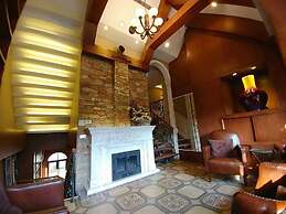 Puli story house