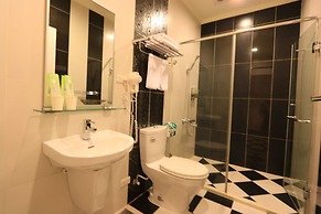 Doll House Lodge