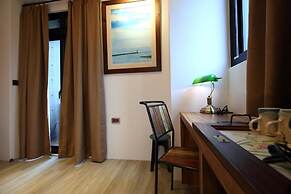 Midori Hostel