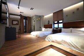 Midori Hostel
