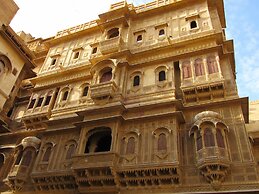 Gaji Hotel