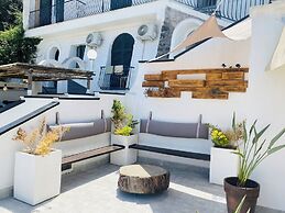 Black Market Hotel