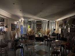 Black Market Hotel