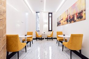 Harbor Club Hotel