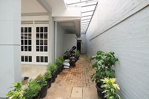 MK House Tendean