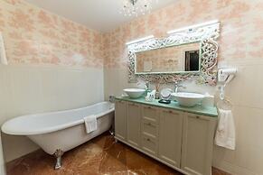 Rey Don Pedro Luxury Home