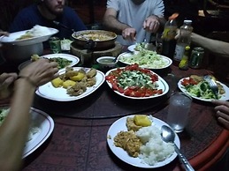 Crossroads House - Hostel