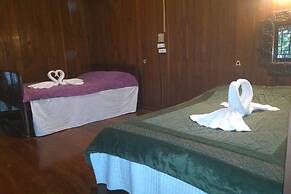 Crossroads House - Hostel