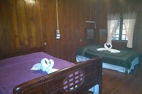 Crossroads House - Hostel