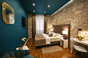 Riva Luxury Rooms