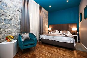 Riva Luxury Rooms