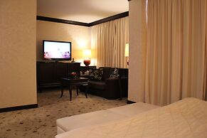 Shiroka Laka Hotel