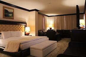 Shiroka Laka Hotel