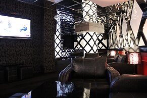 Shiroka Laka Hotel