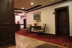 Shiroka Laka Hotel