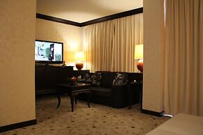 Shiroka Laka Hotel