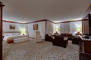 Shiroka Laka Hotel