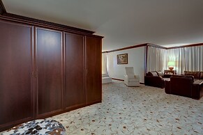 Shiroka Laka Hotel