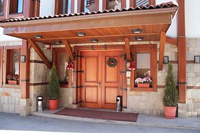 Shiroka Laka Hotel