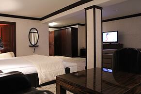 Shiroka Laka Hotel