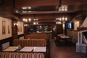 Shiroka Laka Hotel