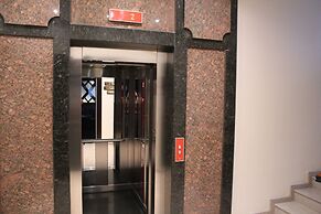 Shiroka Laka Hotel