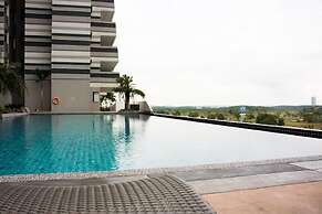 Cozy Condo at The Meridin Medini