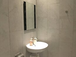 iBook 5 - Scandinavian Suites Room