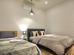 iBook 5 - Scandinavian Suites Room