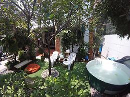 The Oasis Hostel - Adults Only