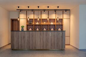 Staybridge Suites Dubai Internet City by IHG