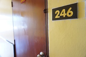 Sri Chumphon Hotel