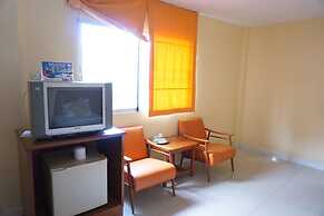 Sri Chumphon Hotel