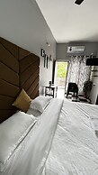 Casa Almeida Guest House