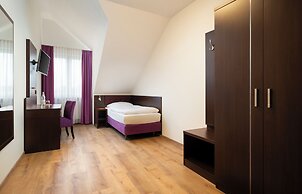 Ates Hotel Lampertheim by Aurum