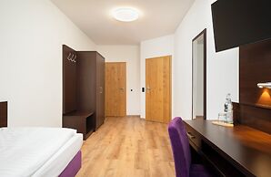 Ates Hotel Lampertheim by Aurum