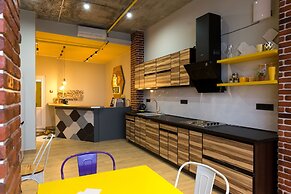 Hotel Bee Station - Hostel
