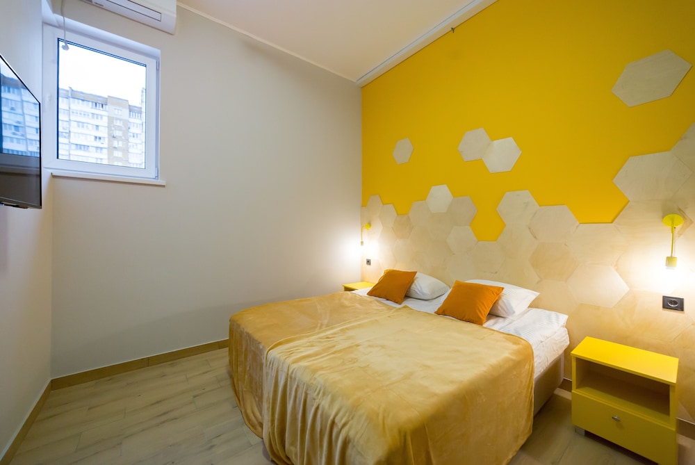 Hotel Bee Station - Hostel