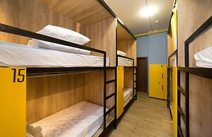 Hotel Bee Station - Hostel