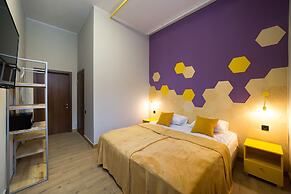 Hotel Bee Station - Hostel