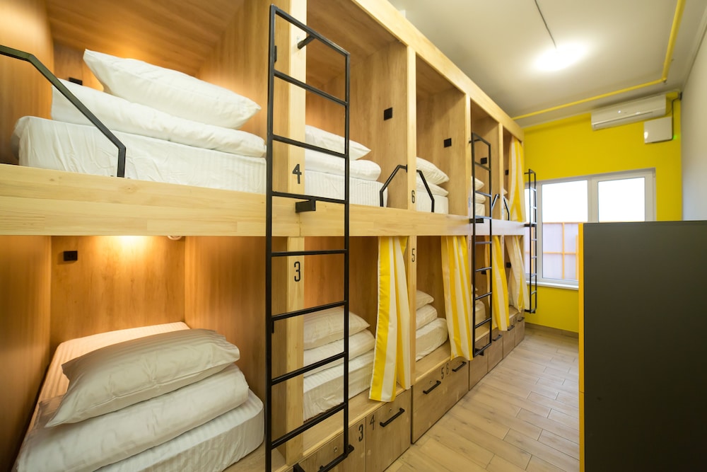 Hotel Bee Station - Hostel