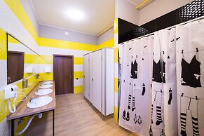 Hotel Bee Station - Hostel