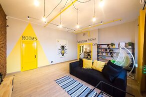 Hotel Bee Station - Hostel