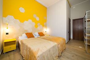 Hotel Bee Station - Hostel