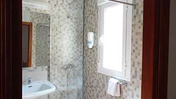 Hostal Arias