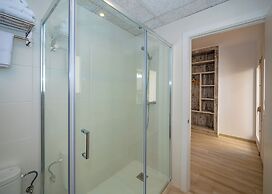 AGI Gloria Rooms