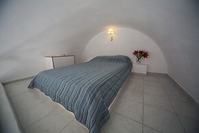Ianthe Apartments and Villa